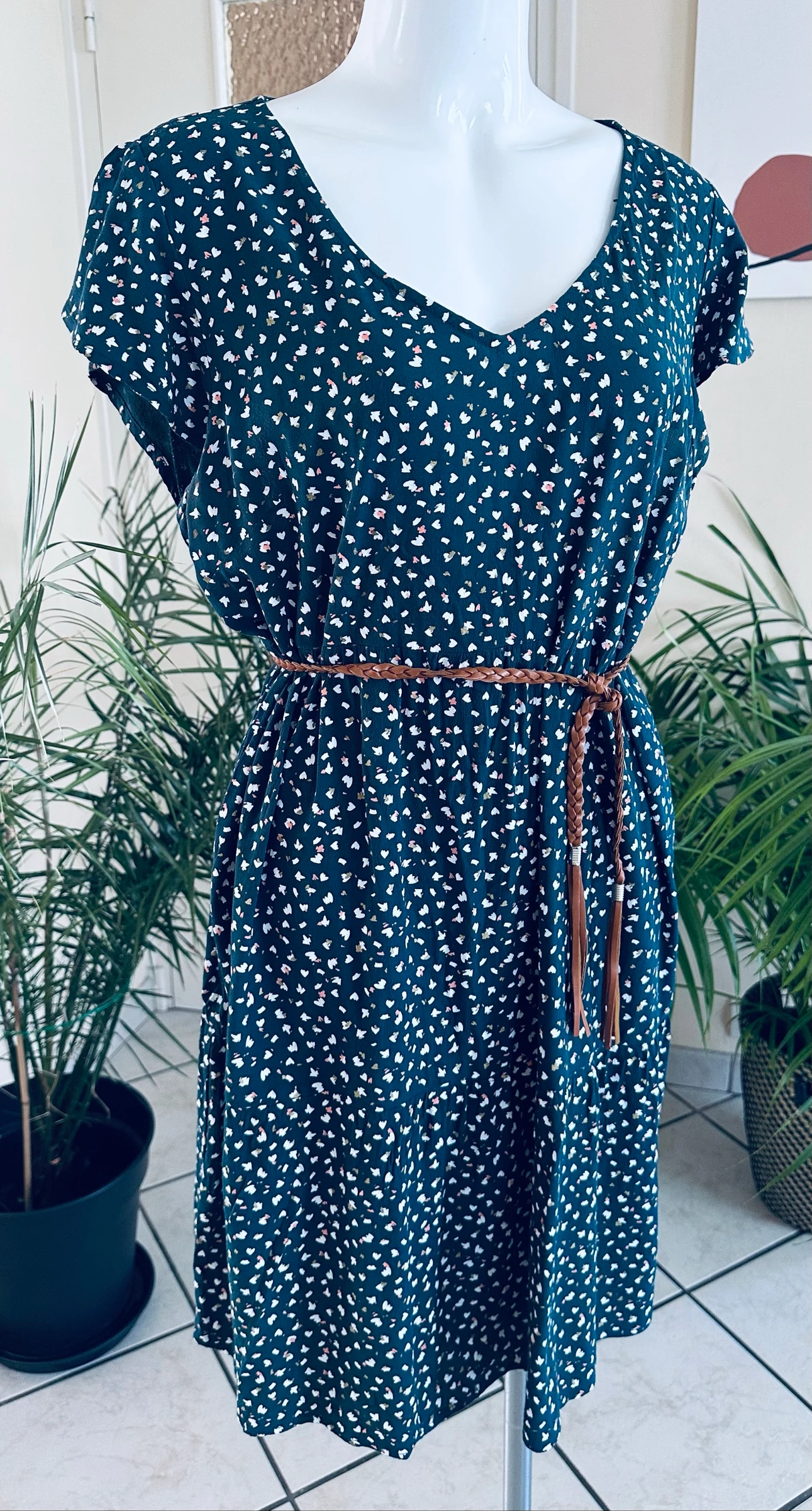 Flowy dress with dark green background print Size 46 (Excellent condition) – photo 3